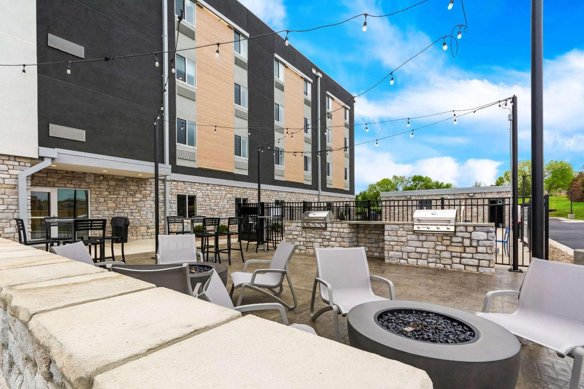 Everhome Suites Lexington - Horse Park المظهر الخارجي الصورة